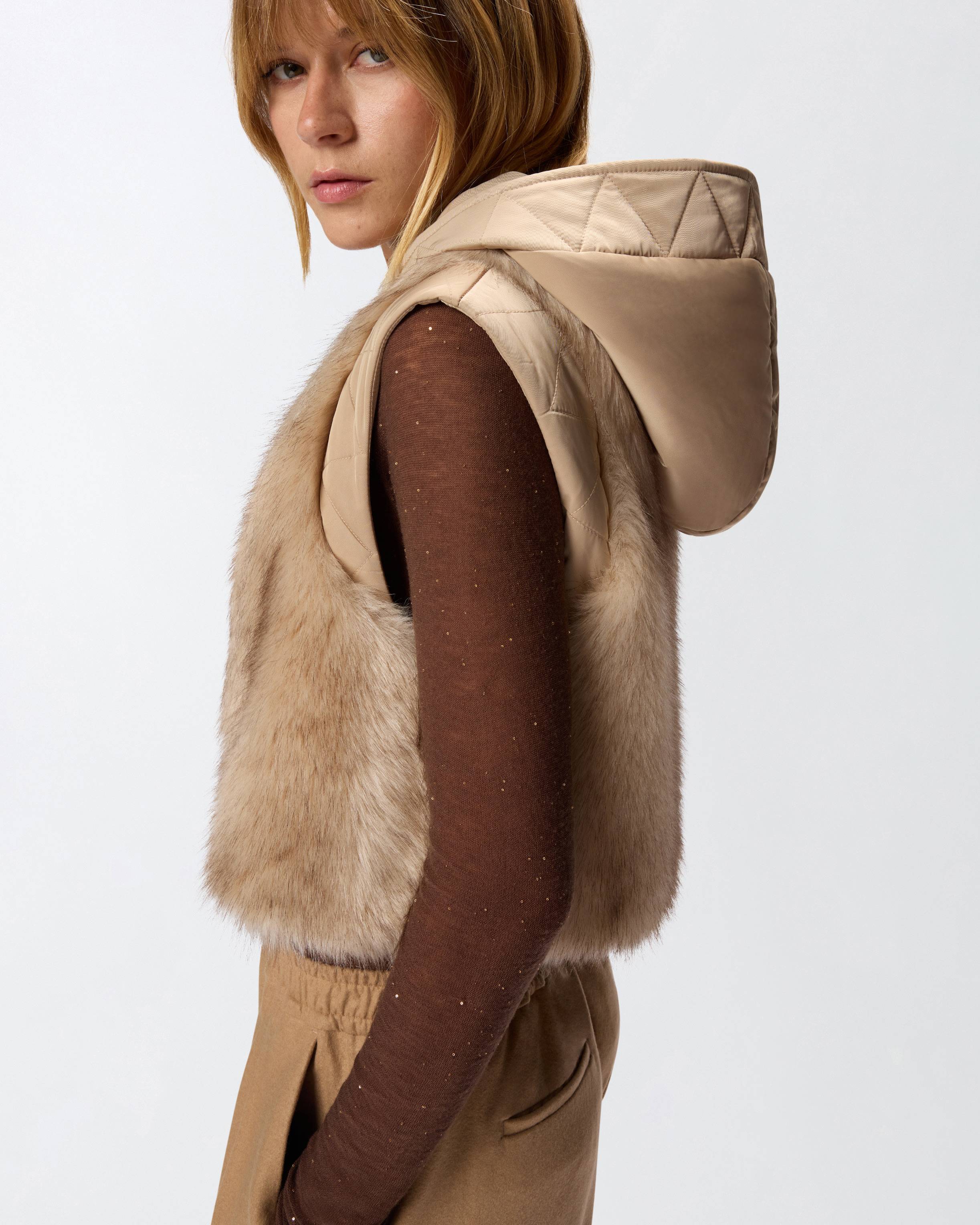 PADDED FAUX FUR GILET WITH HOOD - 5
