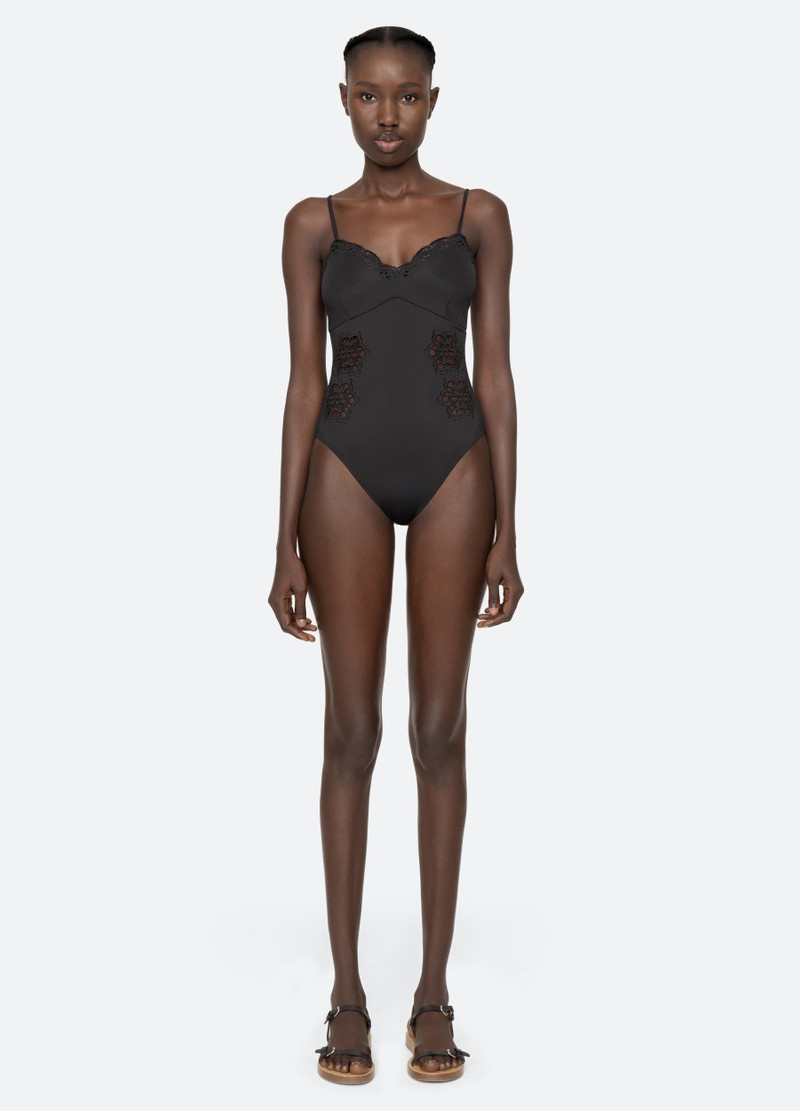 Babette One Piece 1