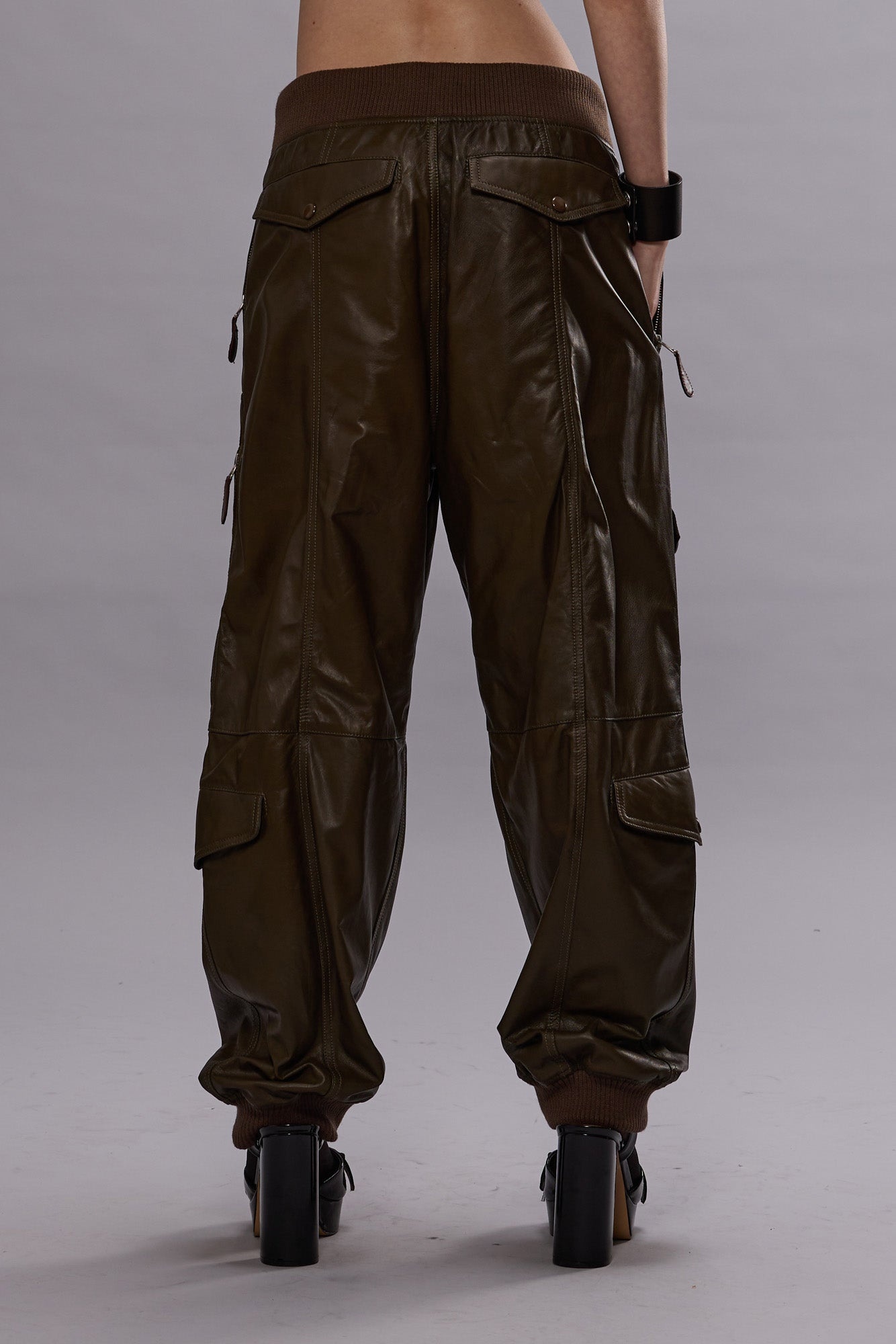 【SATIIIZ】Lever Balloon Multi Cargo Pants Men's Multi Cargo Pants Trousers at Amazon Men's Clothing store