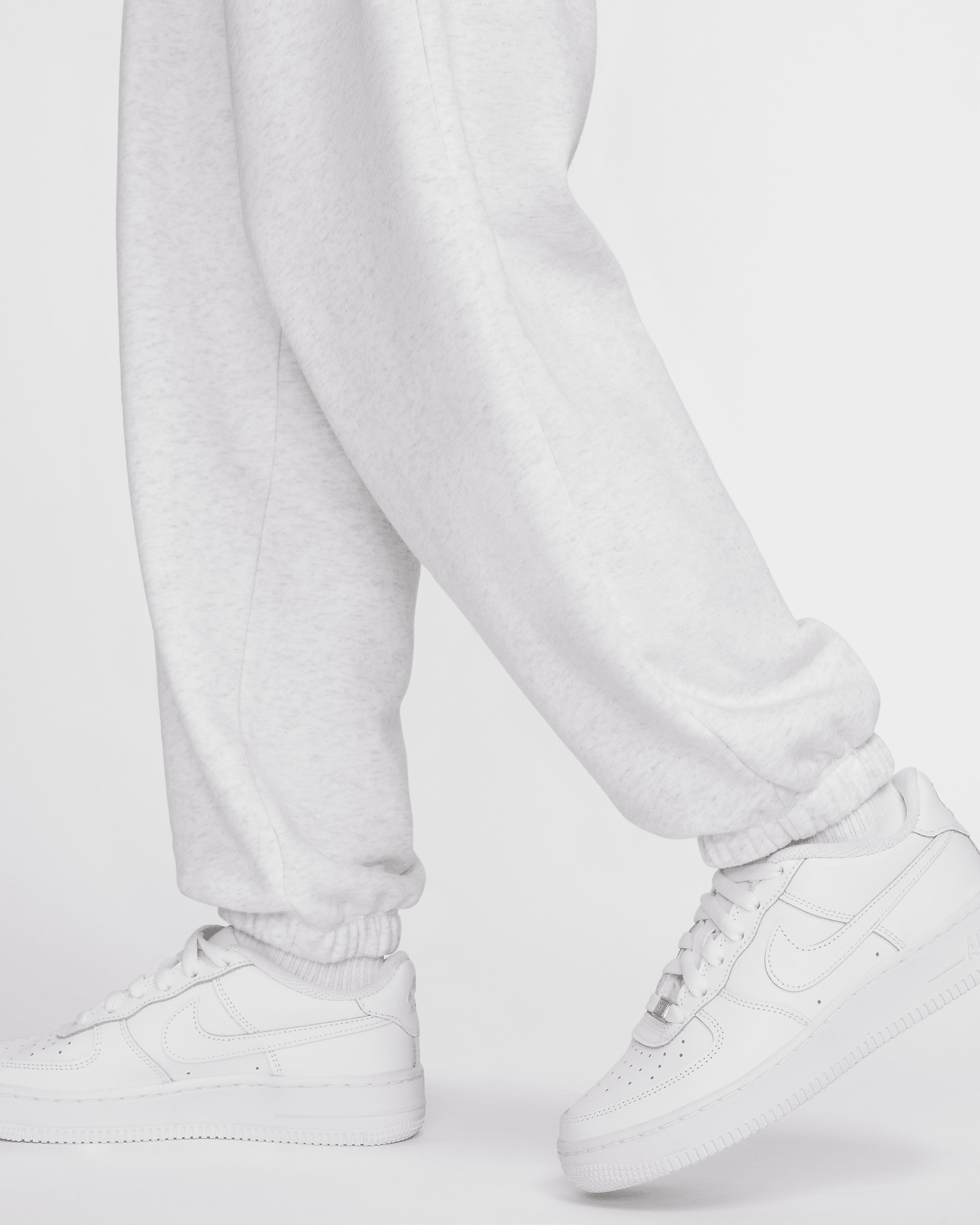 Nike Sportswear Club Fleece Women's Mid-Rise Oversized Sweatpants - 5