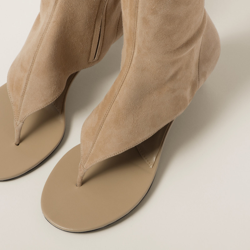 Suede thong boots 4