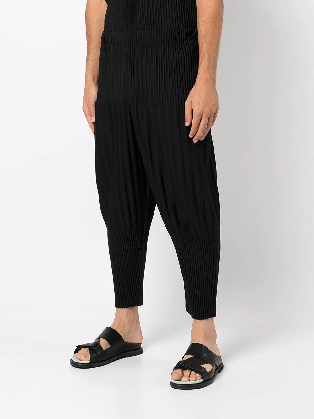 tapered-leg pleated trousers - 3