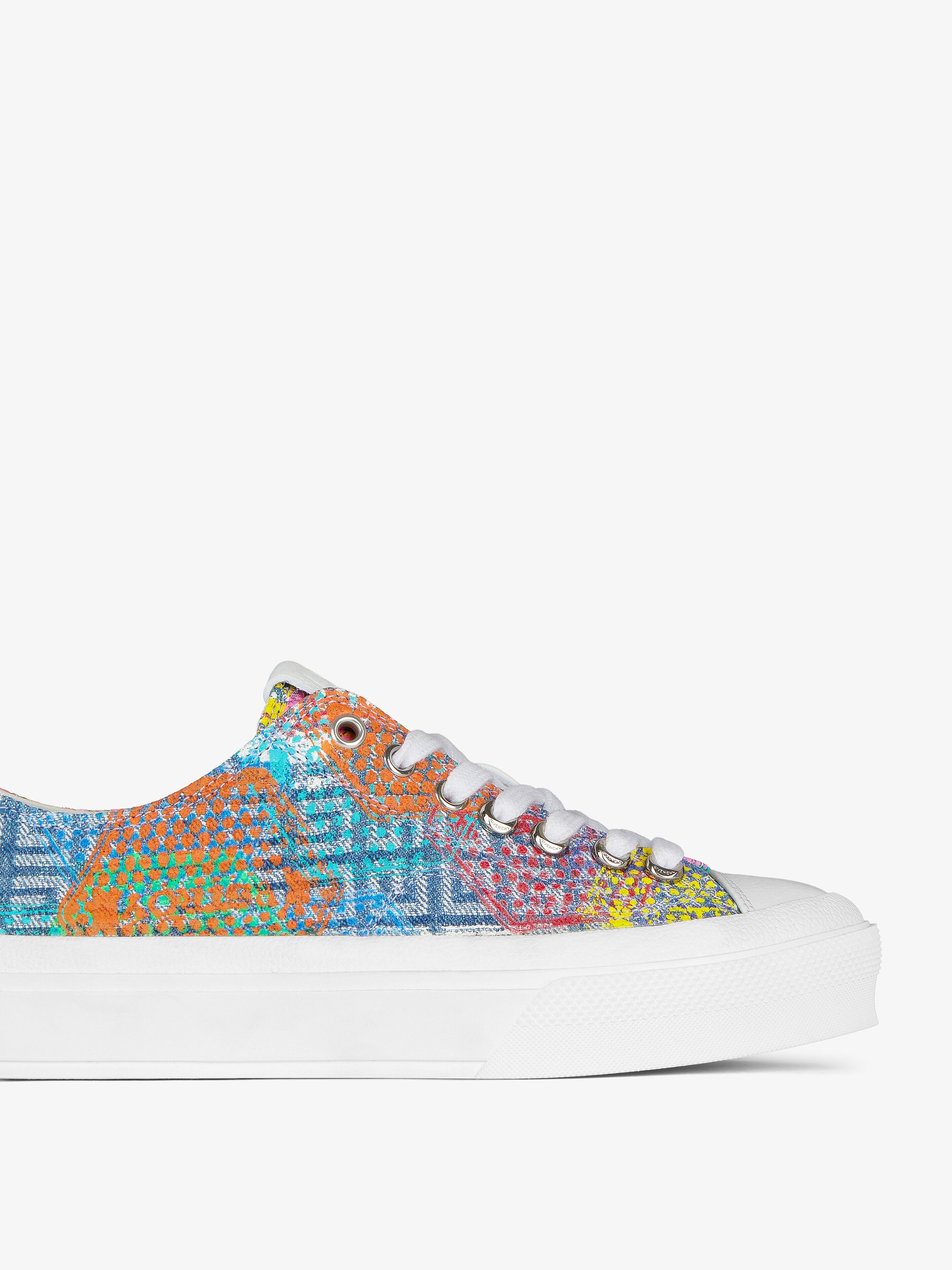 CITY SNEAKERS IN PRINTED 4G DENIM - 6