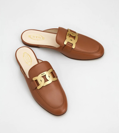Tod's MULES IN LEATHER - BROWN outlook