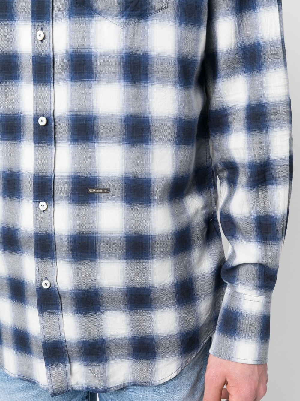 checked long-sleeve shirt - 5