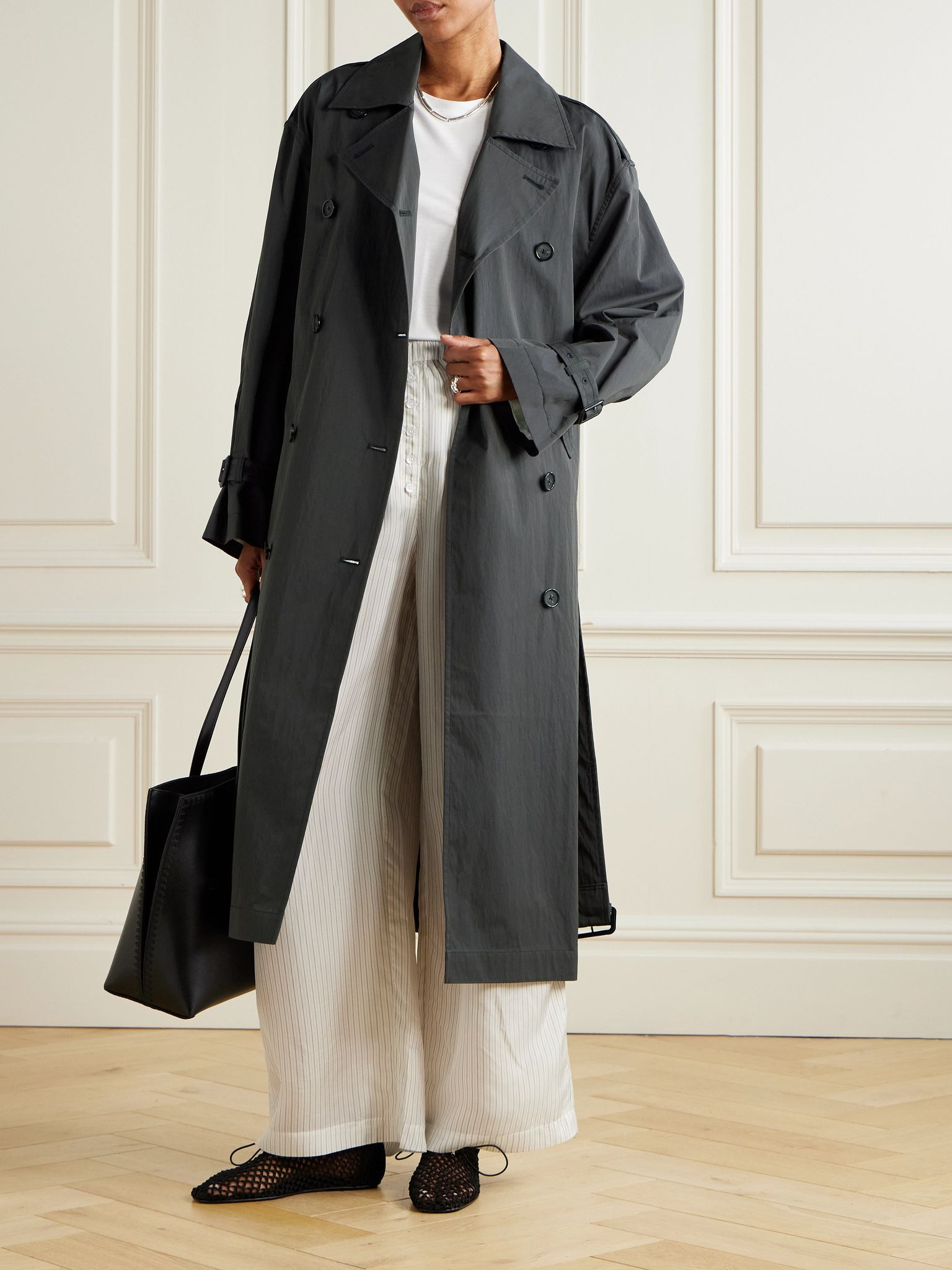 Garderob belted organic cotton-blend trench coat Black - 2