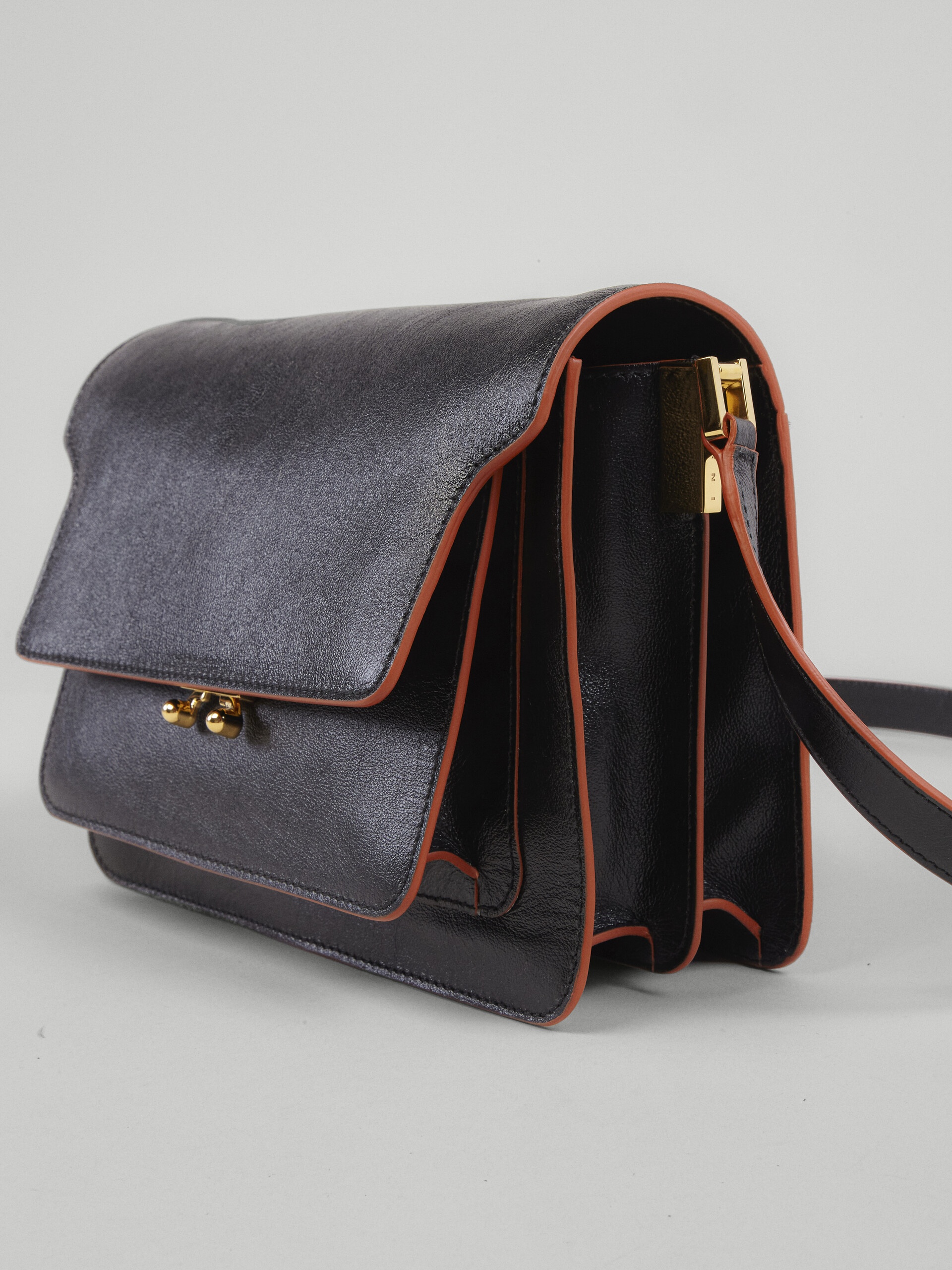 TRUNK SOFT MEDIUM BAG IN BLACK LEATHER - 4