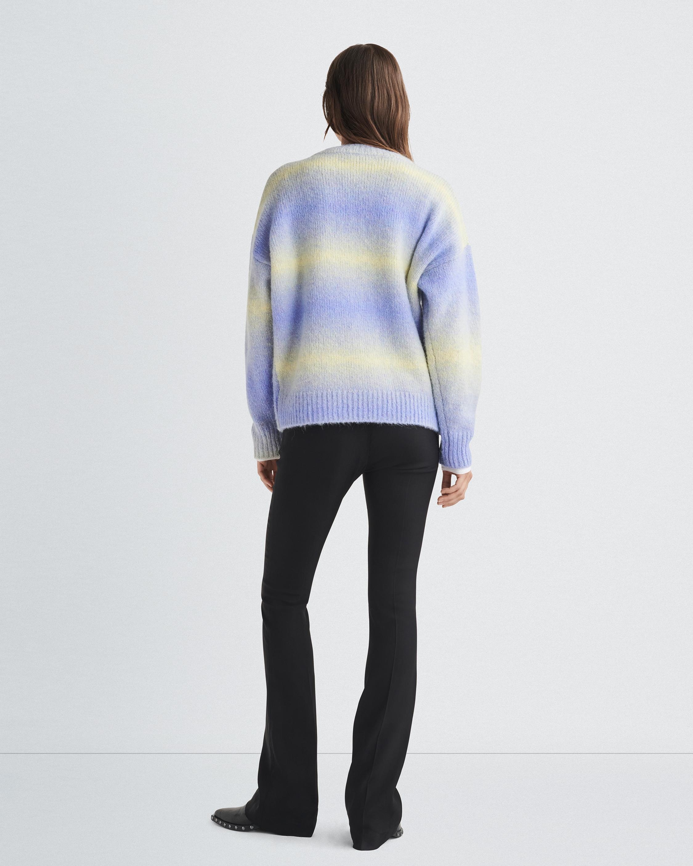 Holly Alpaca Crew
Relaxed Fit - 5