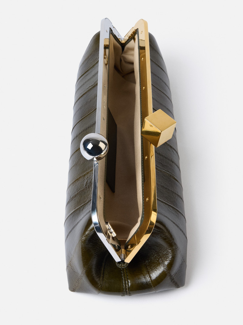 JACQUEMUS The Salon clutch outlook