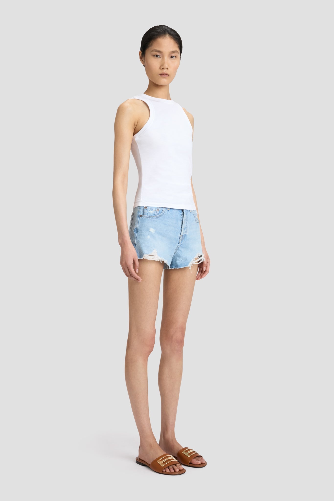 Distressed Shorts In Light Blue Wash - 3