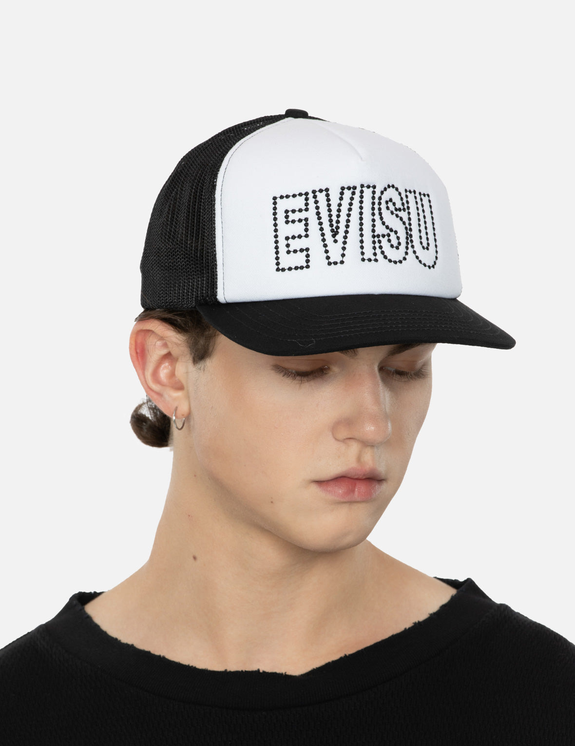 DOTTED LOGO EMBROIDERY TUCKER HAT - 4
