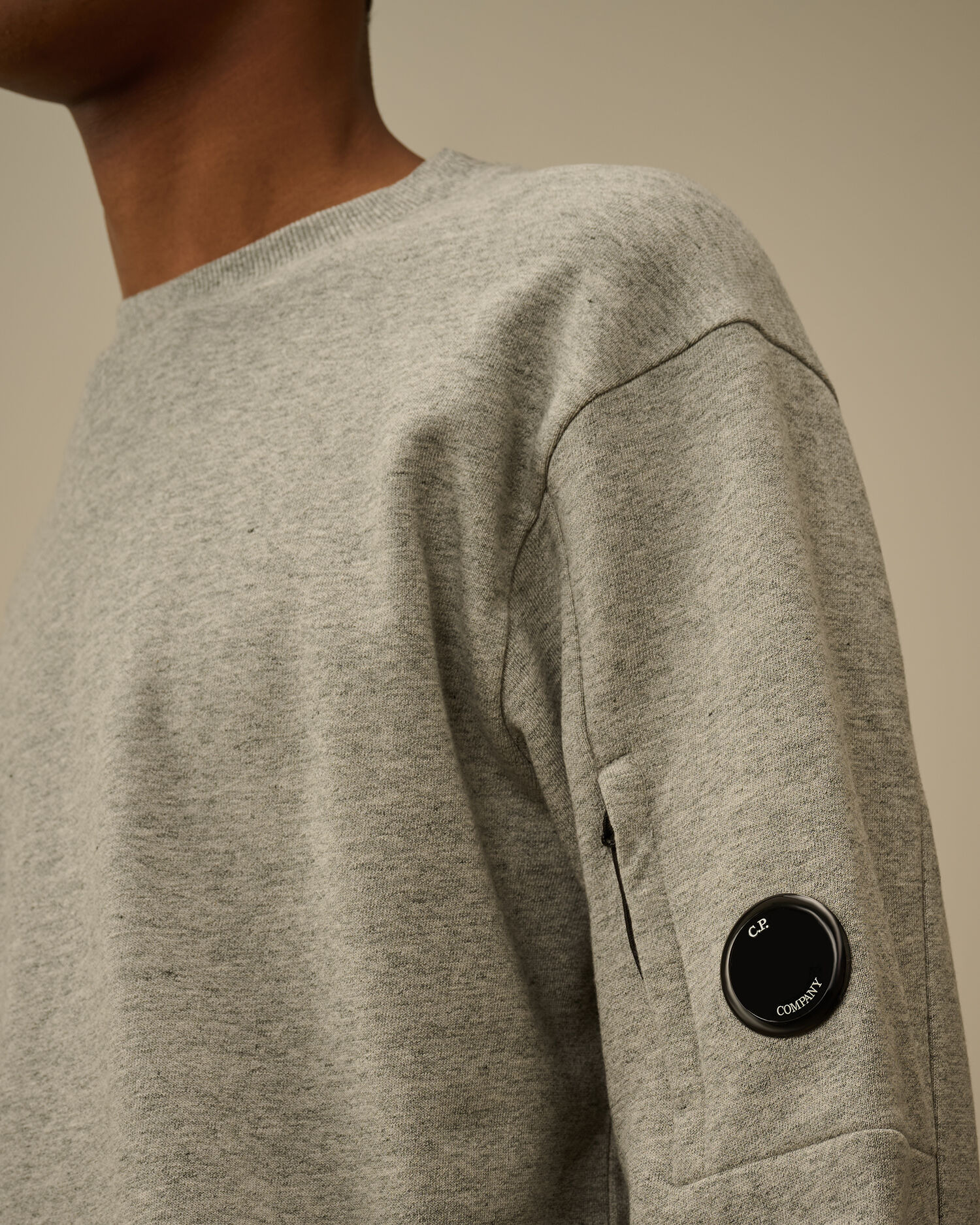 Diagonal Raised Fleece Crewneck Lens Sweatshirt - 4