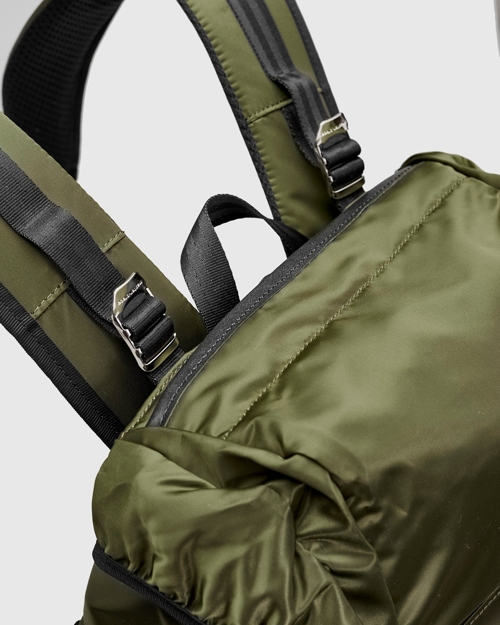 Lightning V2 Backpack in Khaki - 6