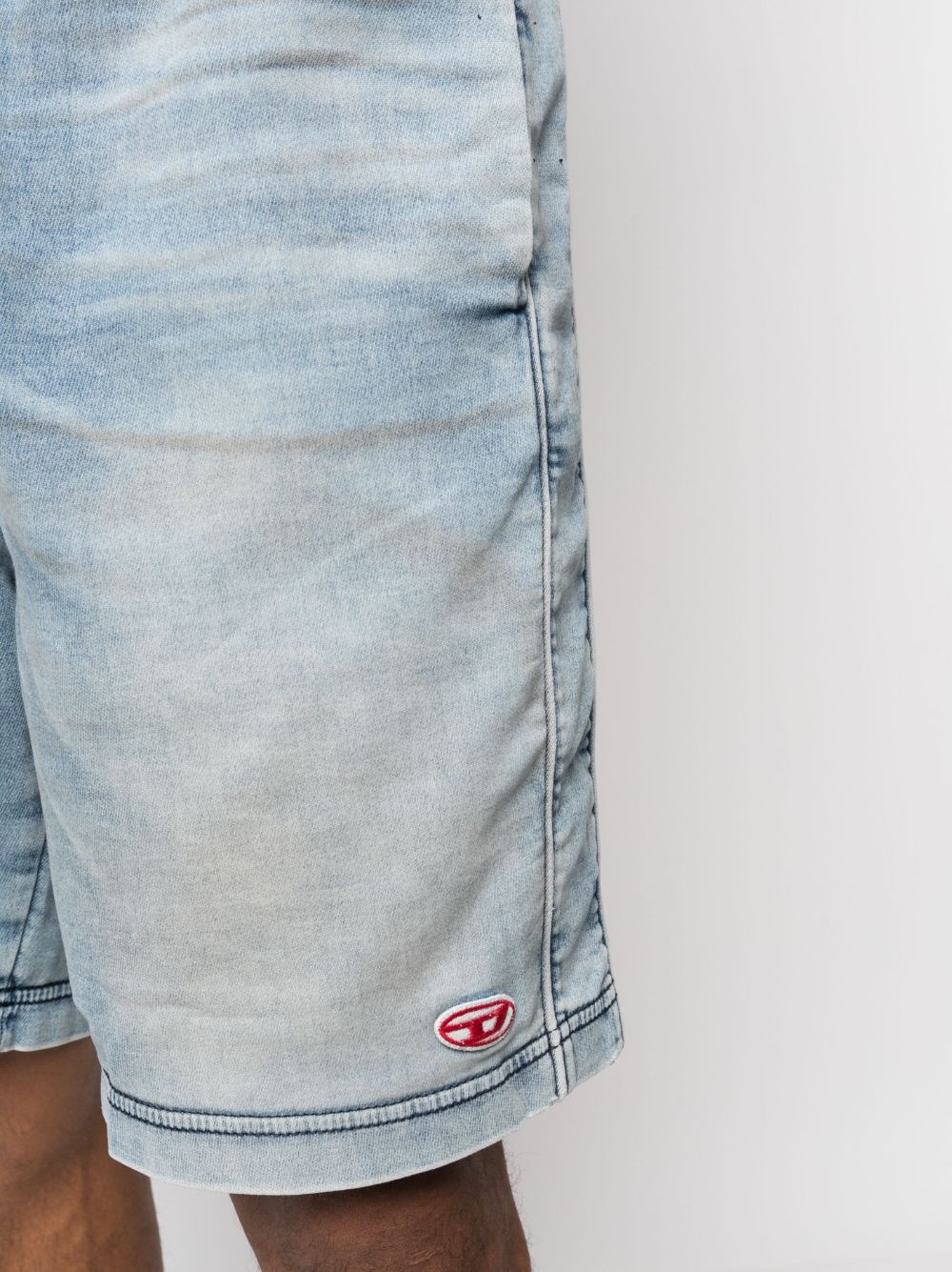 logo-patch denim shorts - 5