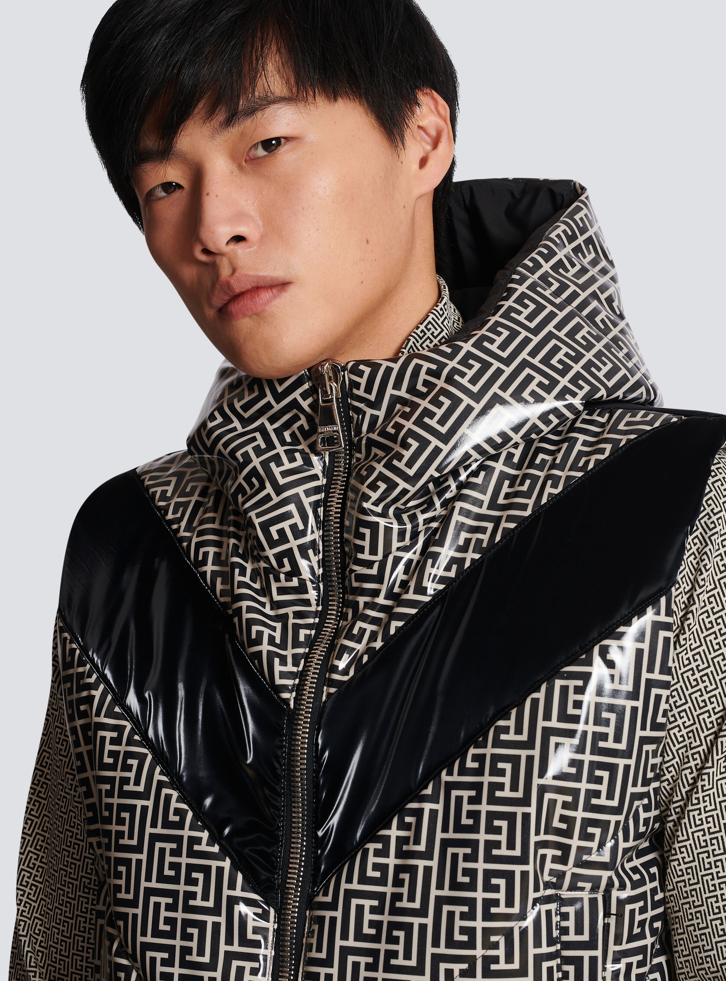 Puffer gilet jacket with monogram detail - 7