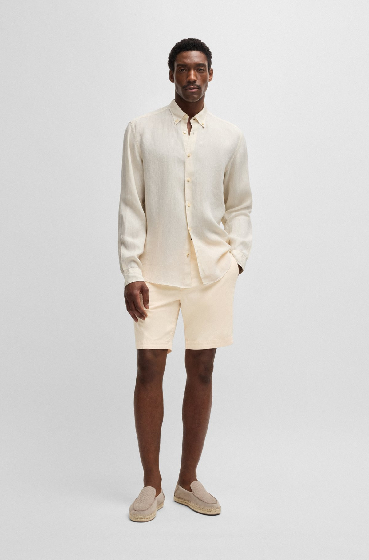 SLIM-FIT SHORTS IN STRETCH-COTTON TWILL - 3