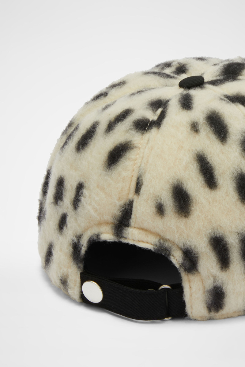 Jil Sander Cap outlook