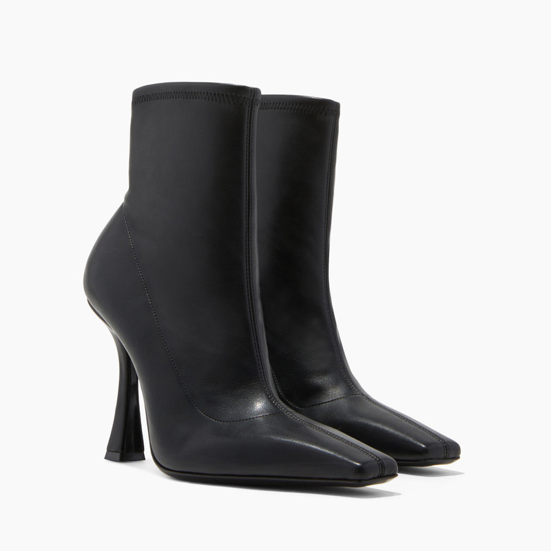 CASADEI Geraldine outlook