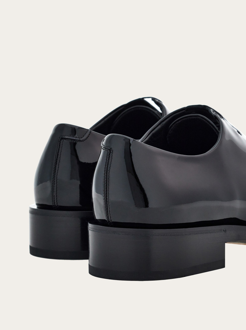 FERRAGAMO Oxford with metal tip outlook