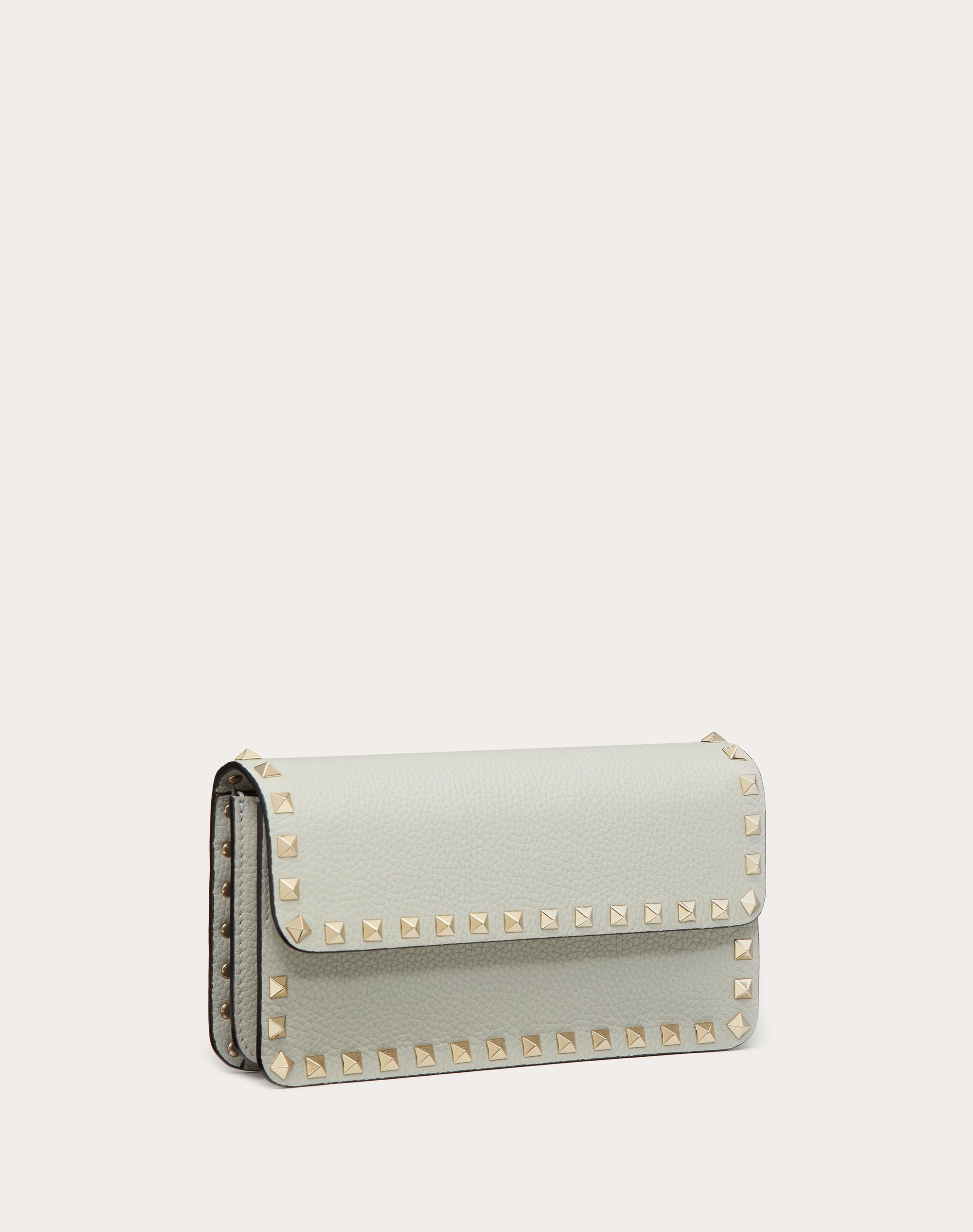ROCKSTUD GRAINY CALFSKIN CHAIN POUCH - 4