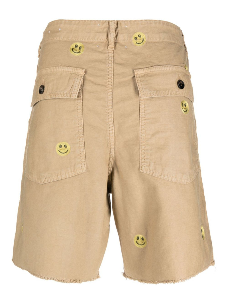 PRESIDENT’s smile-print shorts outlook