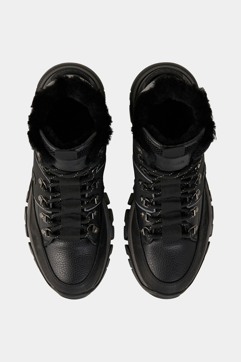 Copper Mountain Lace-up boots in Black 6