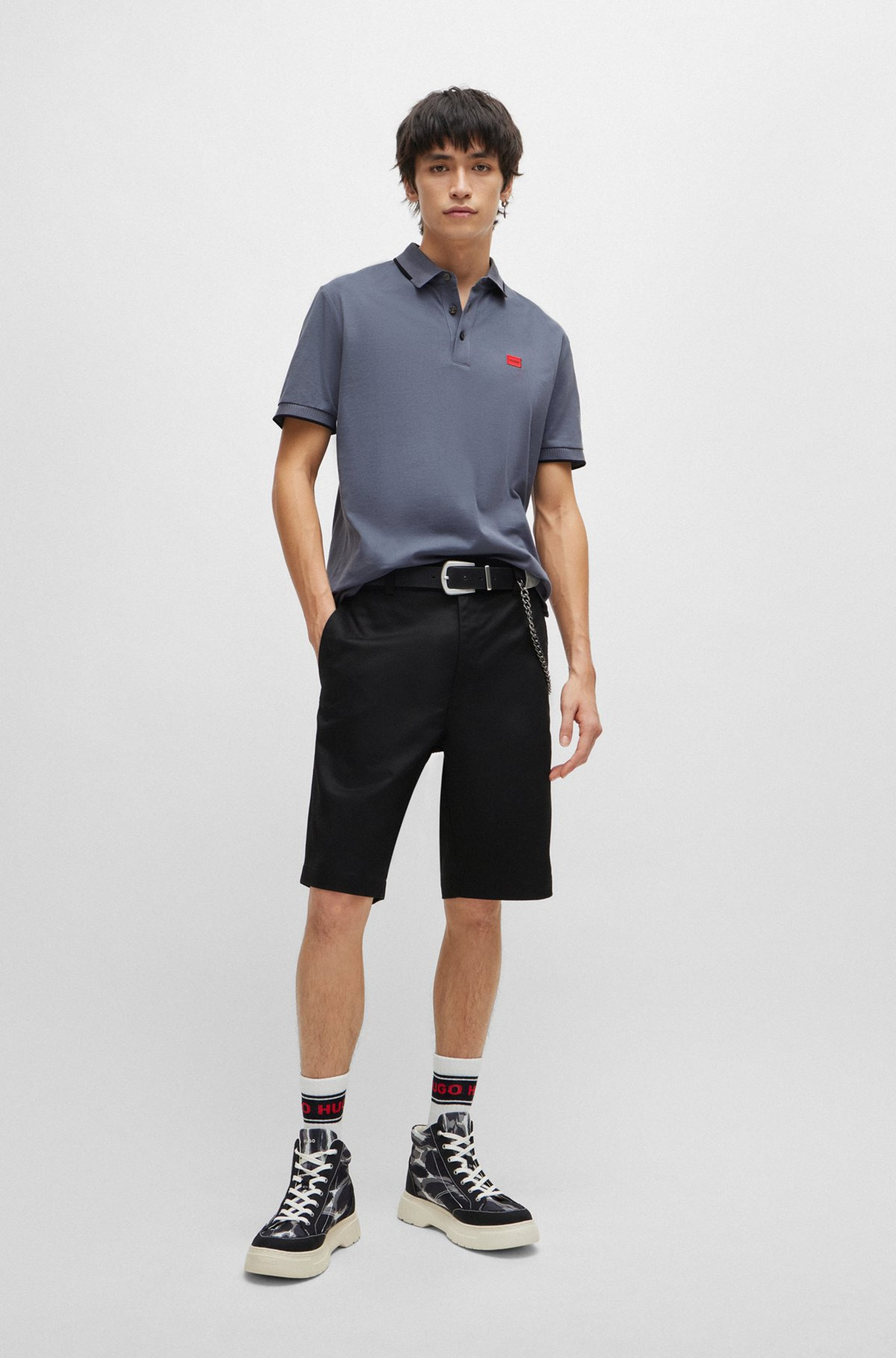 REGULAR-FIT SHORTS WITH SLIM LEG AND BUTTONED POCKETS - 3