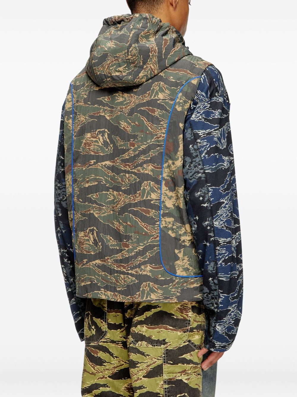 camouflage-print hooded vest - 4