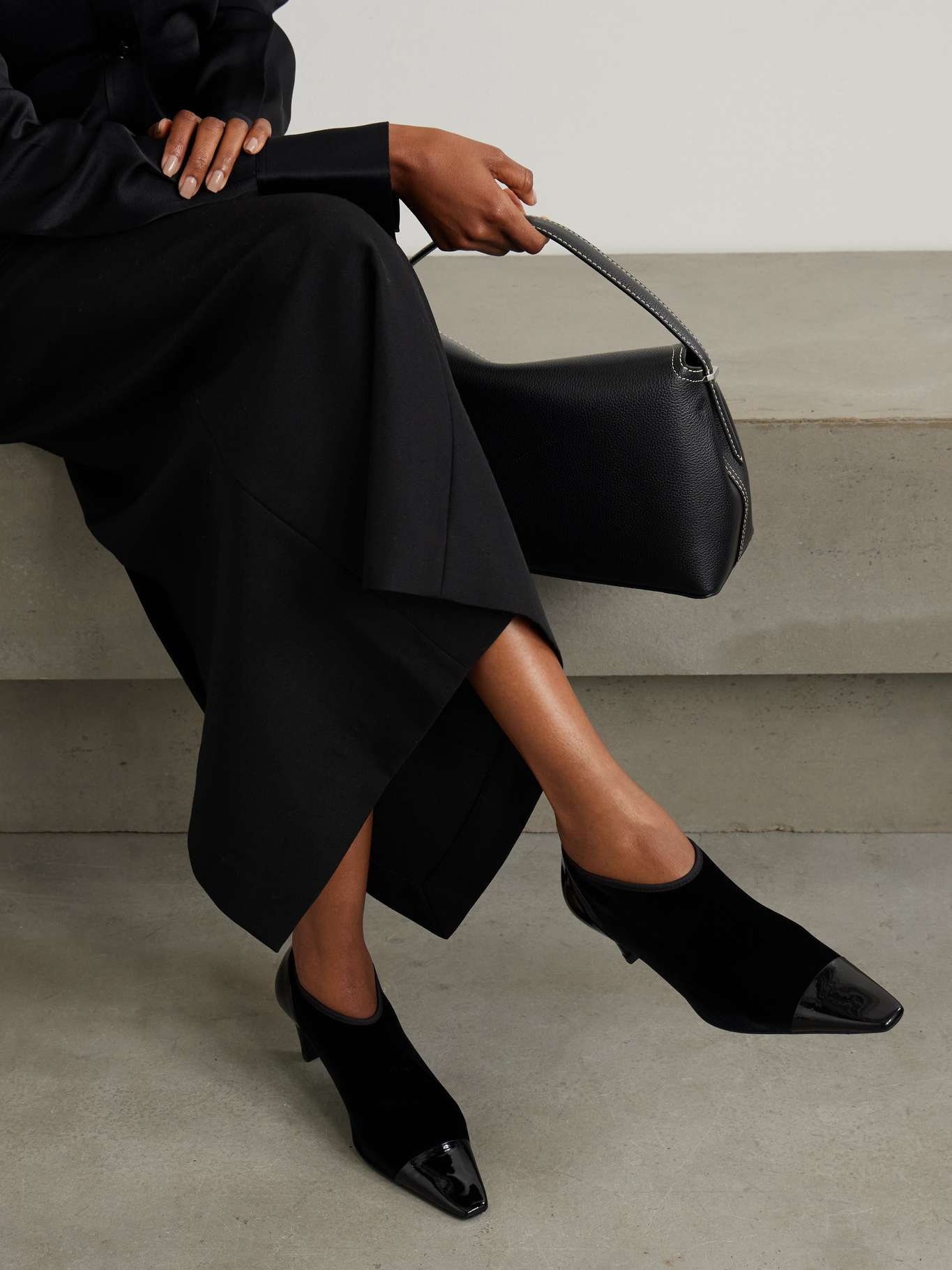 TOTEME Bi-material pumps ブーティ パンプス black Totême Bi-material pumps black | REVERSIBLE