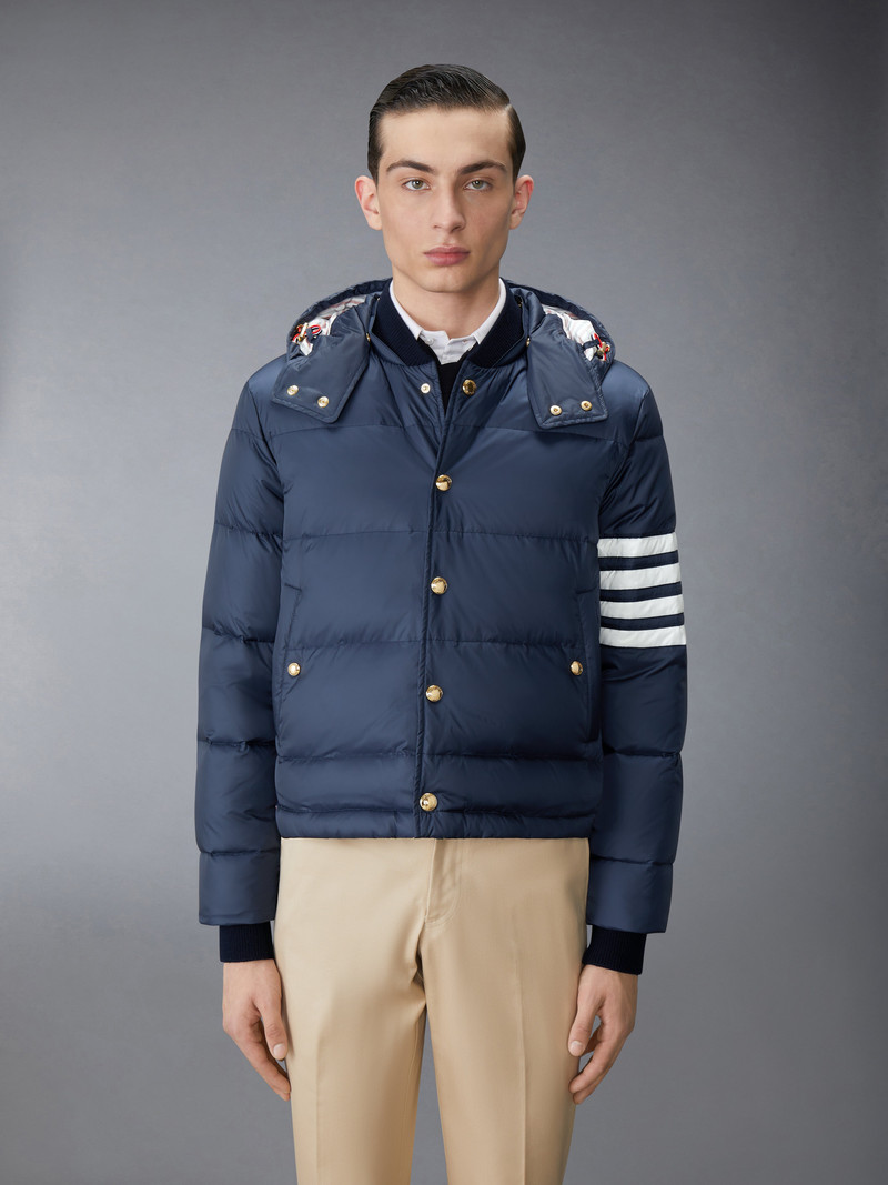 Thom Browne MATTE FINISH NYLON DOWN FILL 4-BAR HOOD BOMBER outlook