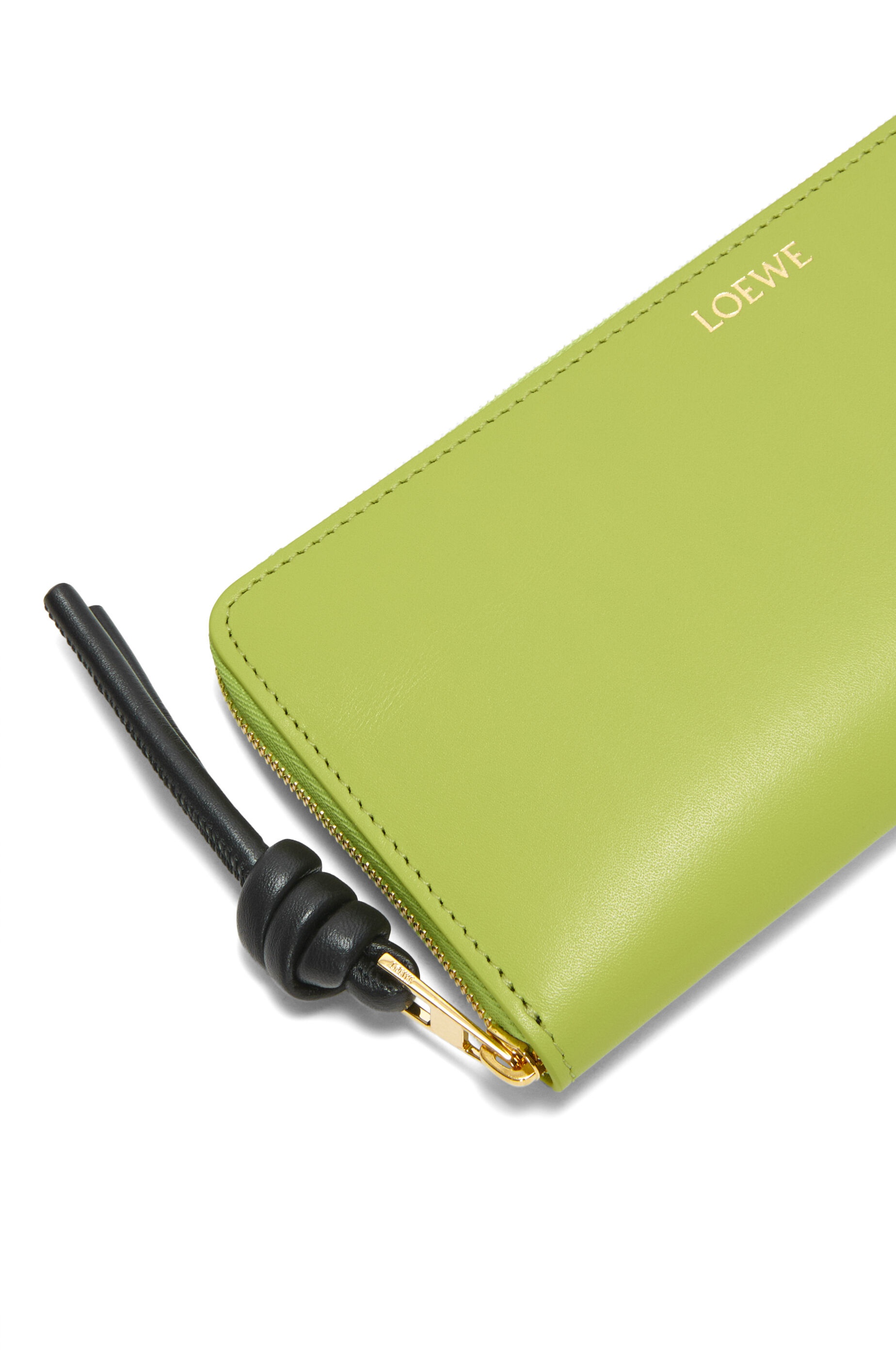 Knot zip around wallet in shiny nappa calfskin - 5