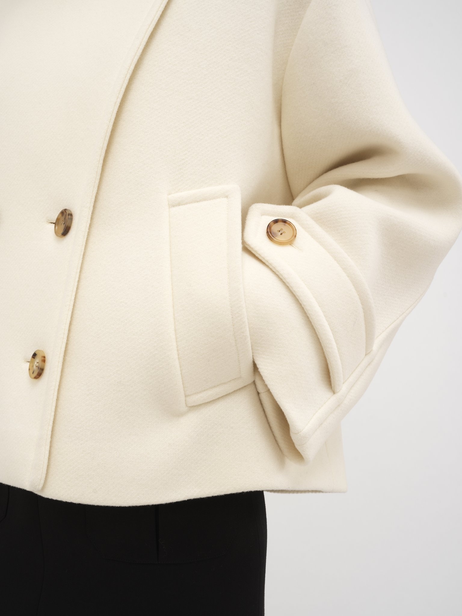 OVERSIZED SHORT COAT IN WOOL - 8