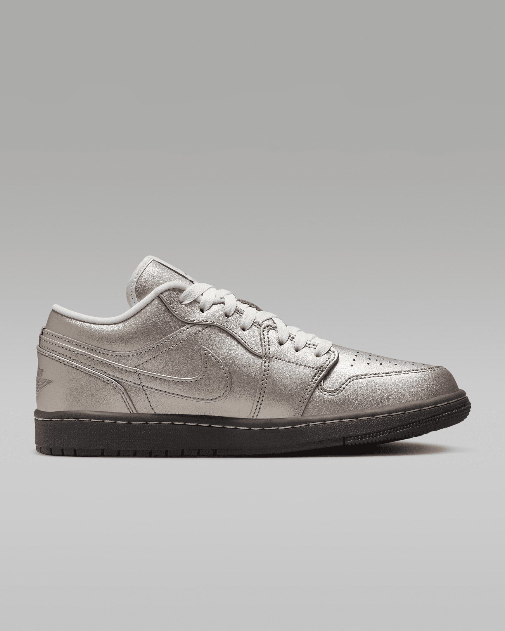 Air Jordan 1 Low SE Women's Shoes - 3