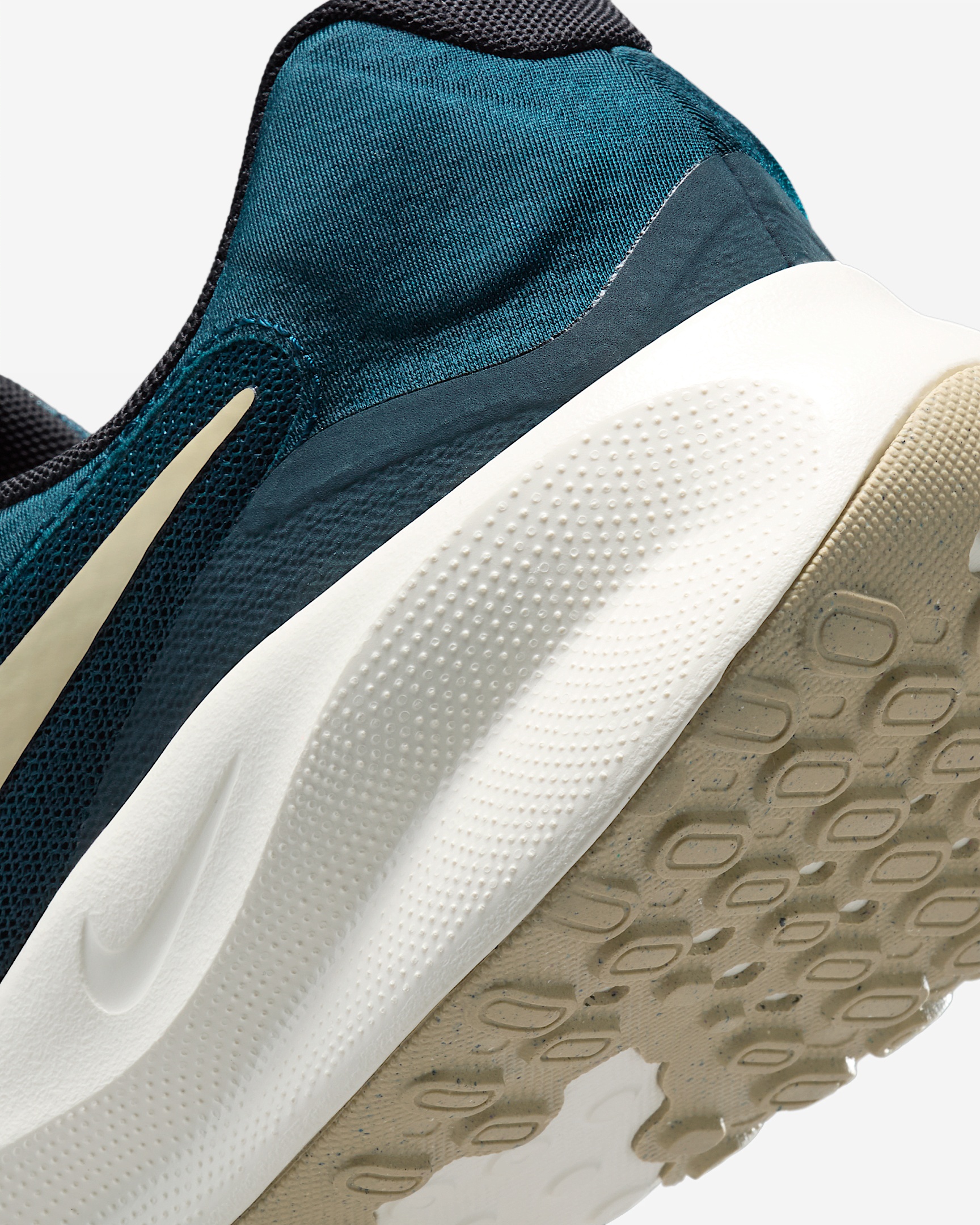 Nike Revolution 7 Men's Road Running Shoes - 8