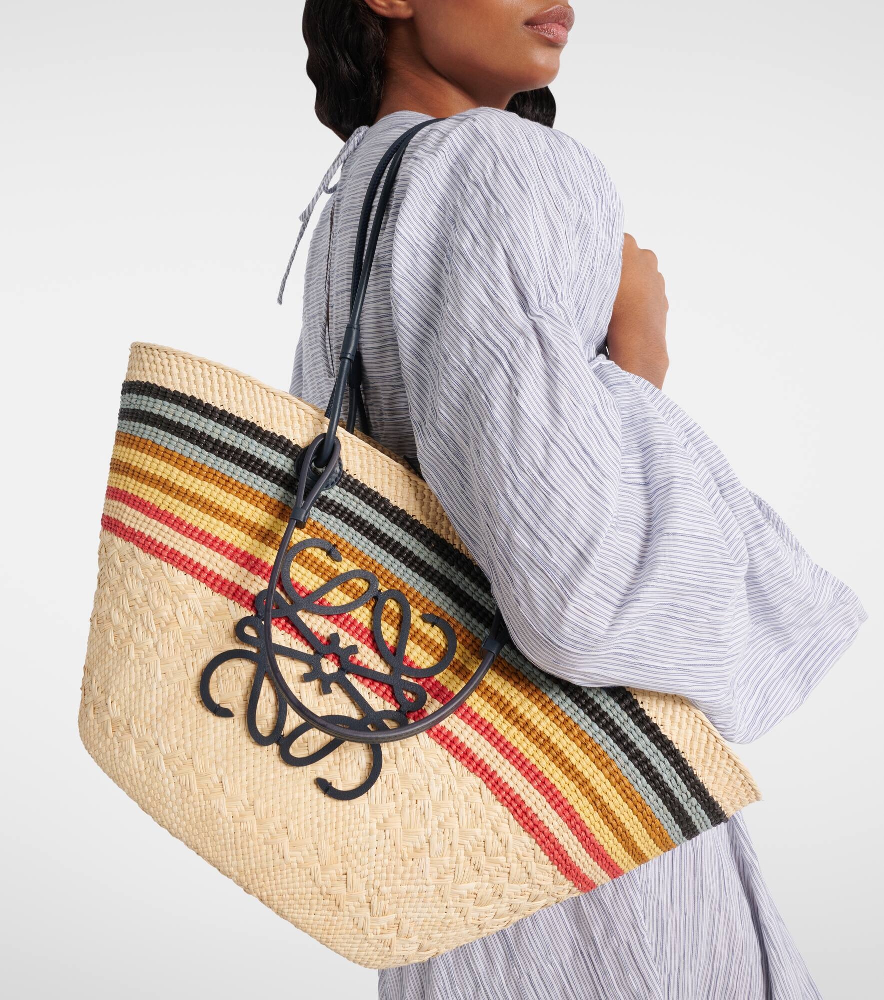 Paula's Ibiza Anagram Medium basket bag - 7