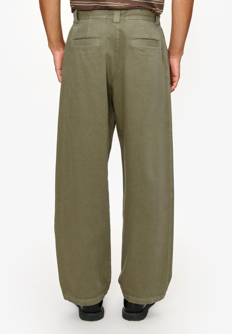 DAN CHINOS 5