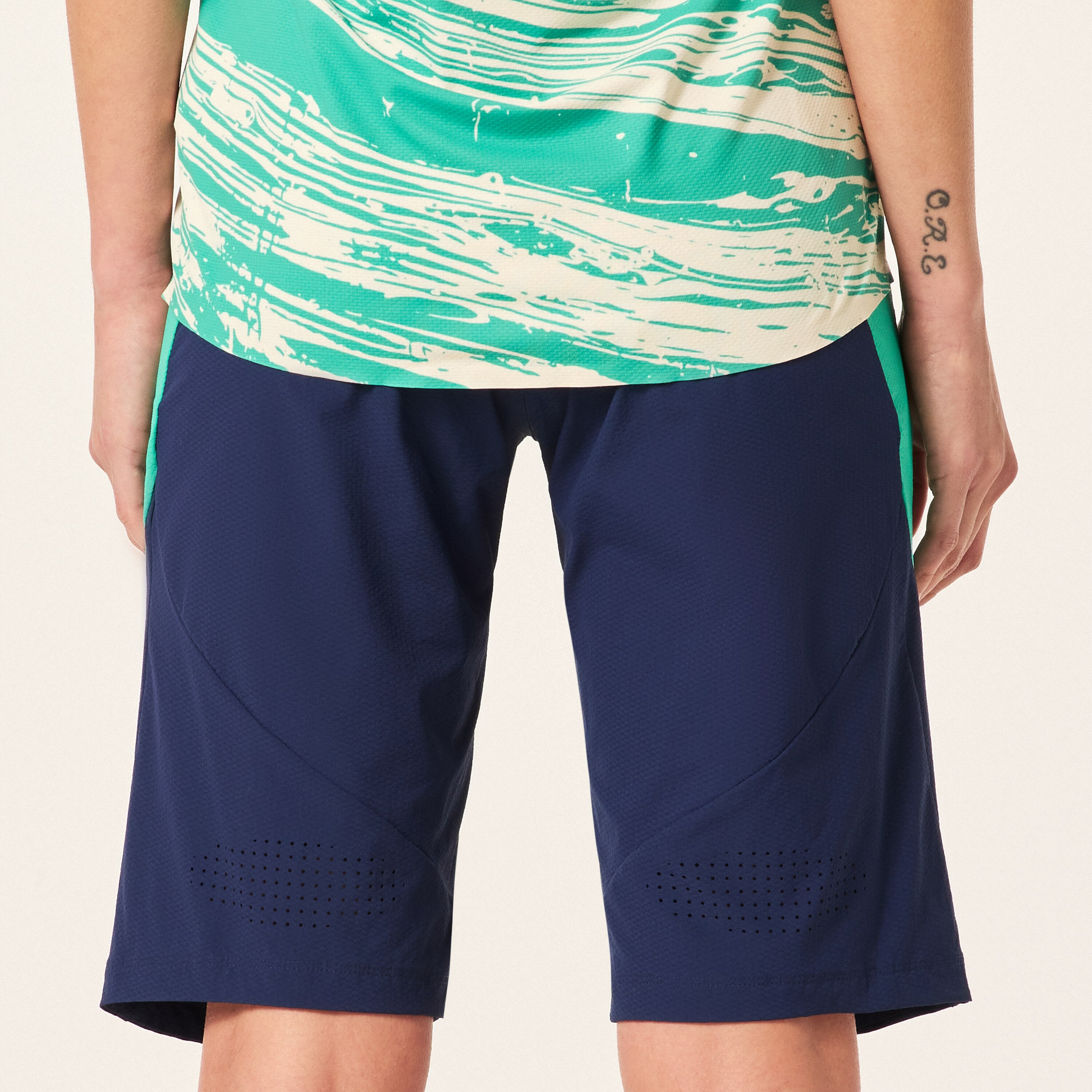 W. Seeker Airline Short - 5