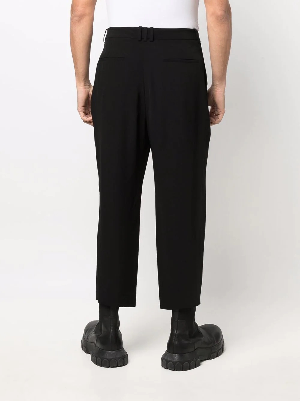 side folded crepe cropped trousers - 4