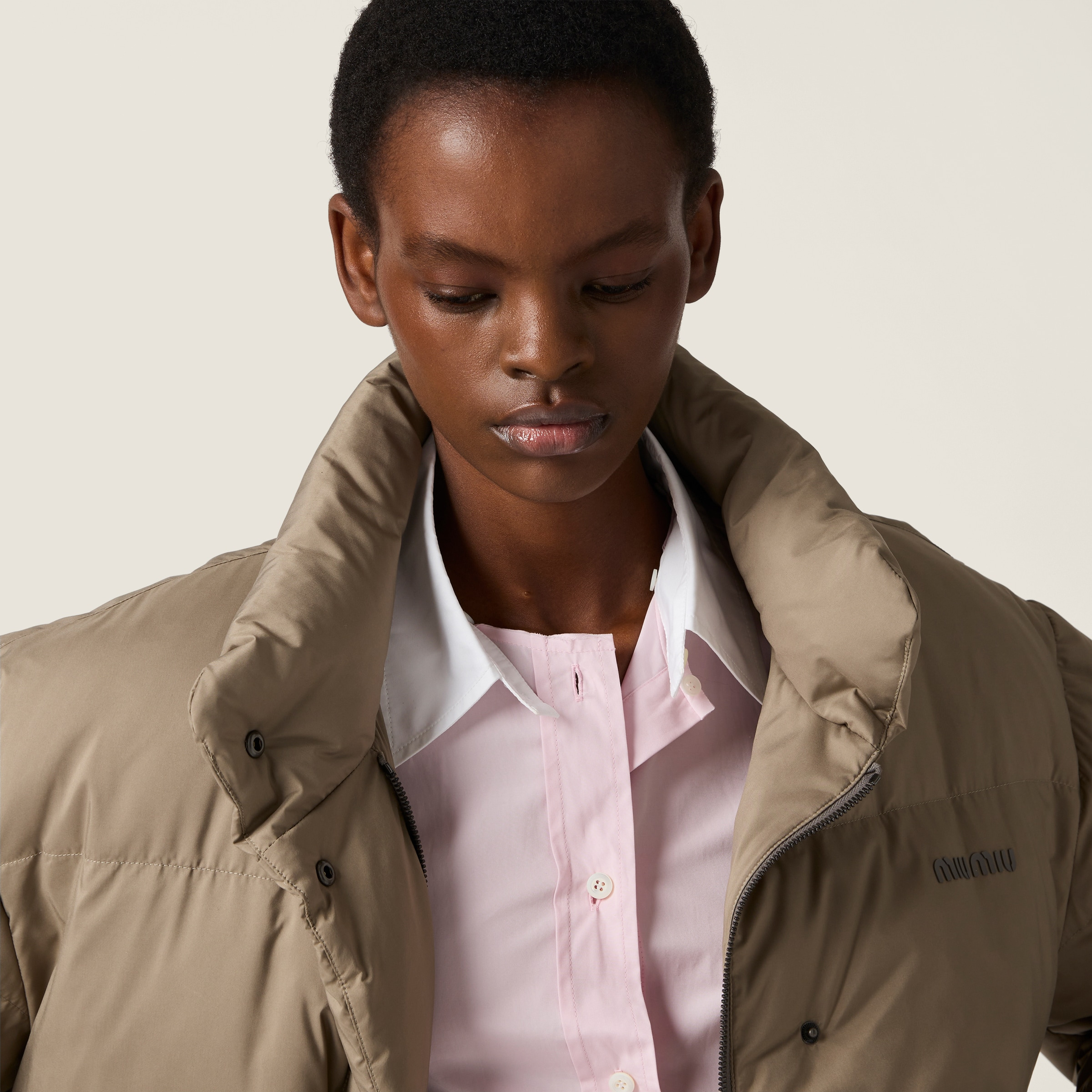 Medium-weight technical pongé down jacket - 4