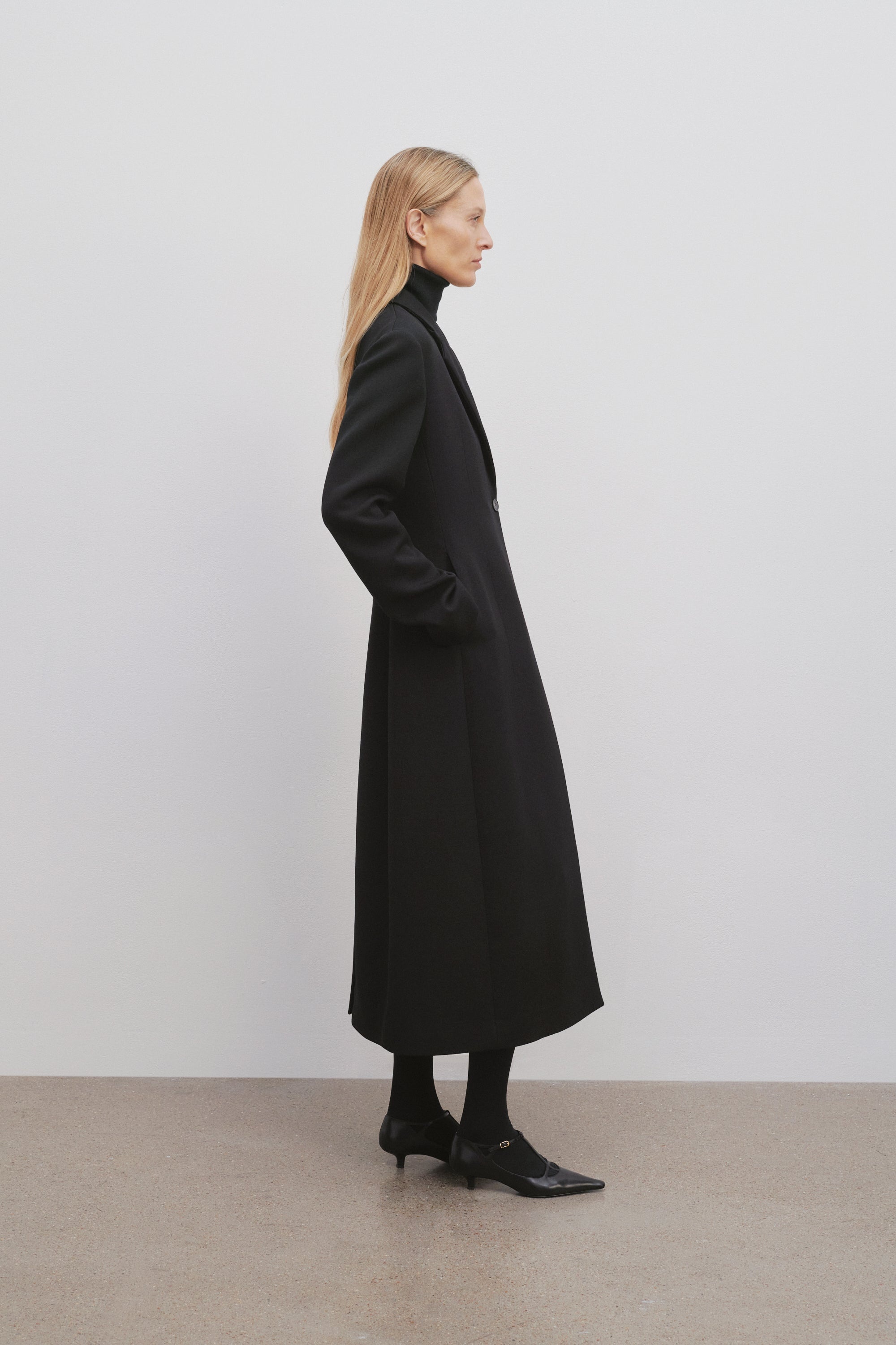 Medea Coat in Virgin Wool - 4