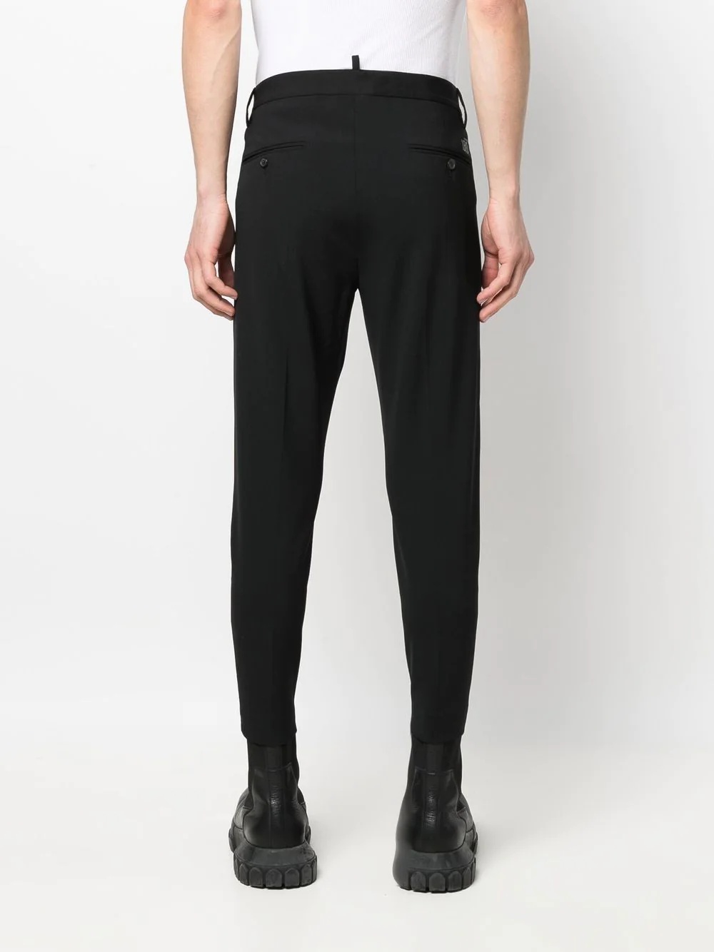 slim-cut tapered cropped trousers - 4