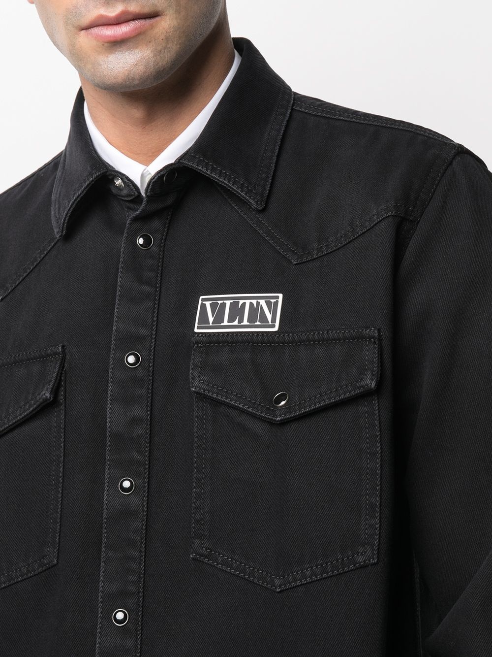 VLTN patch denim shirt - 5