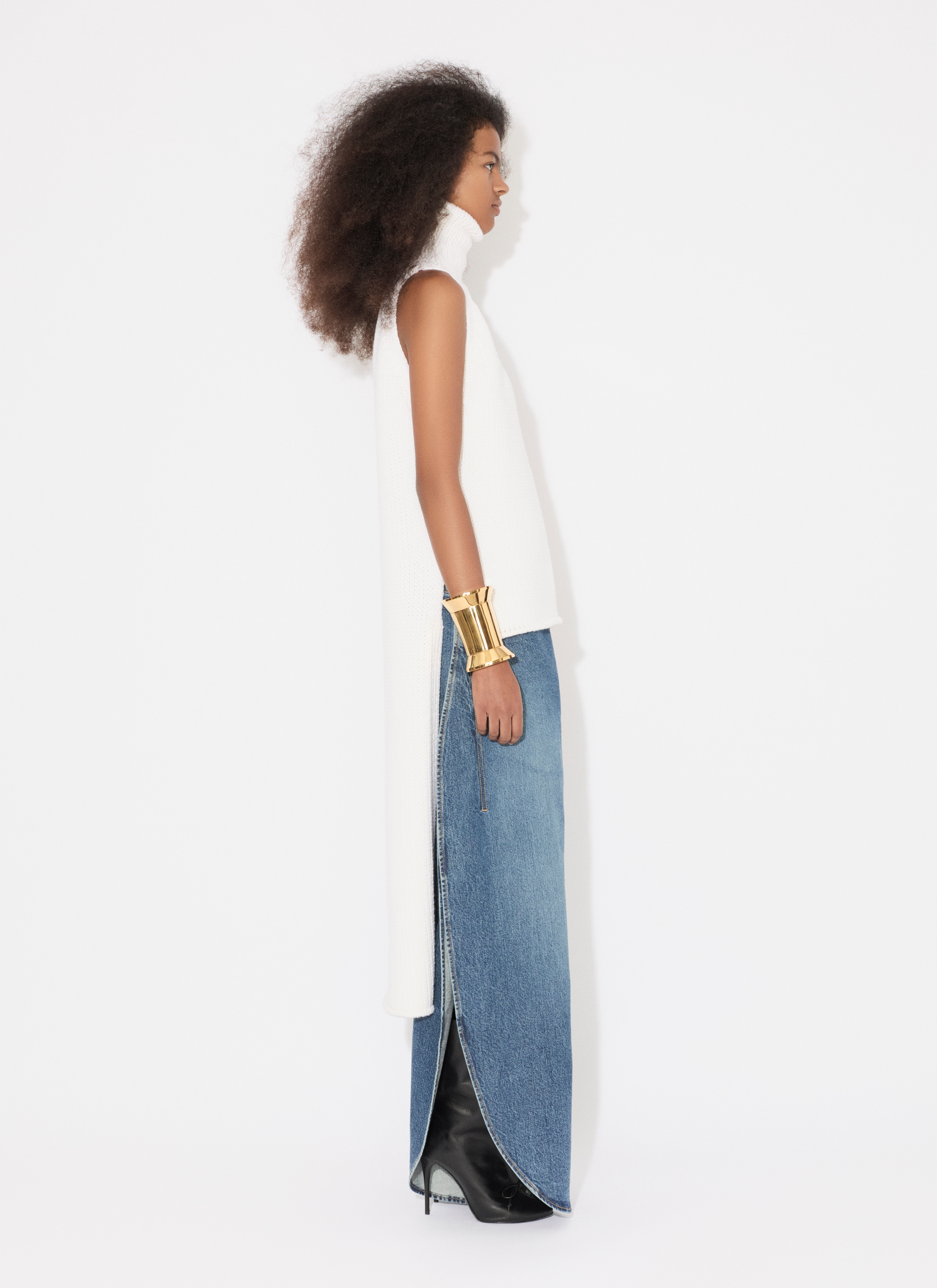 デニム・ジーパン Alaia Denim Round Jeans ALAÏA High Waisted Round Jeans in Denim | ALAÏA US