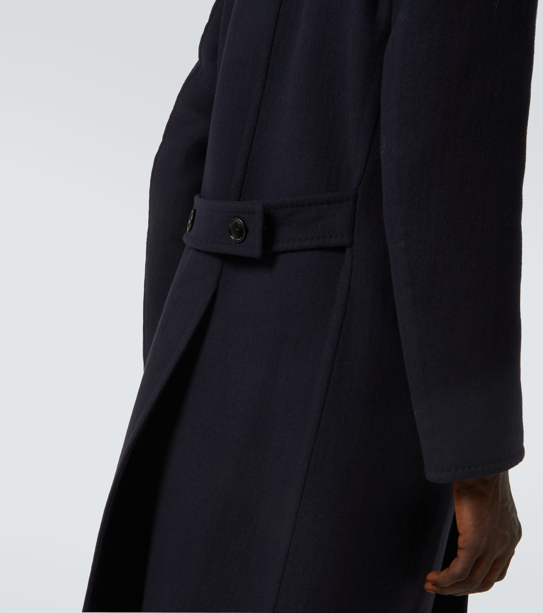 Double-breasted virgin wool coat - 6