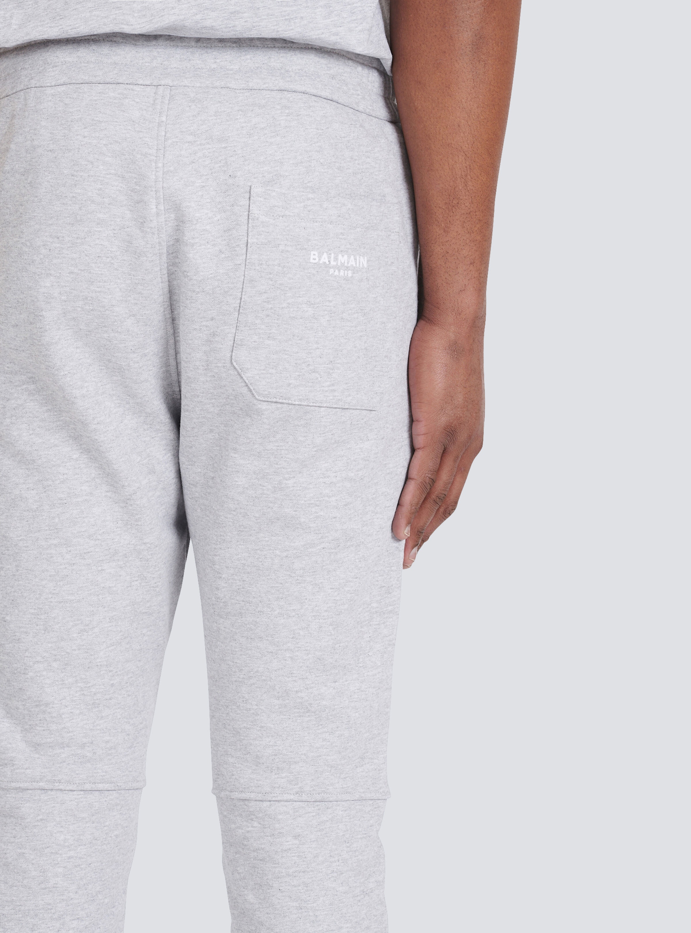 Eco-designed cotton sweatpants with flocked Balmain Paris logo - 8
