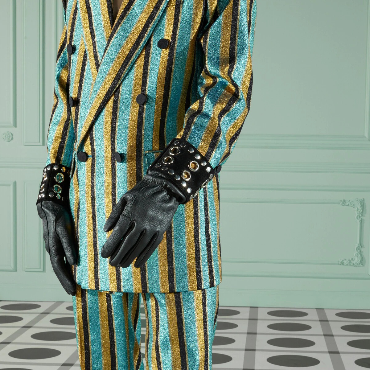 Leather gloves with stud and eyelet - 3