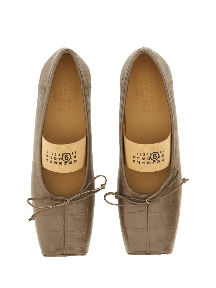 Crocodile-Effect Leather Ballerina - 6