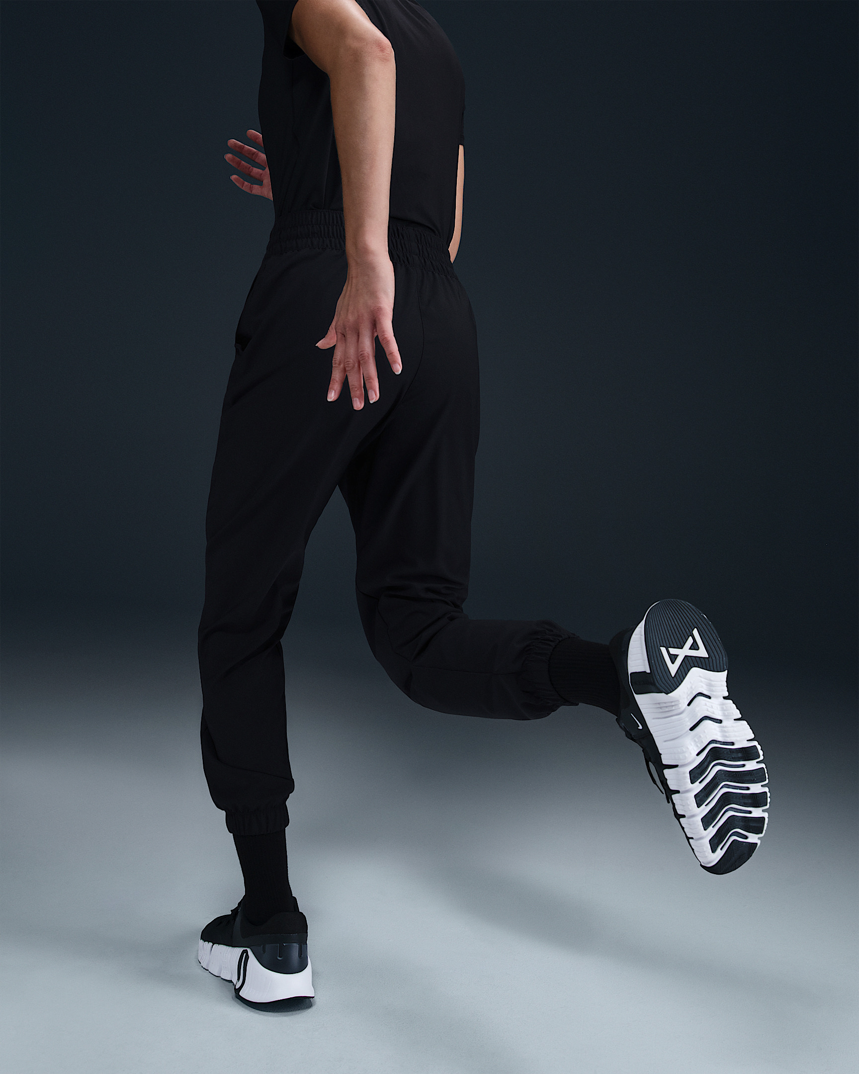 Nike One Women's Dri-FIT High-Waisted 7/8 Joggers - 3