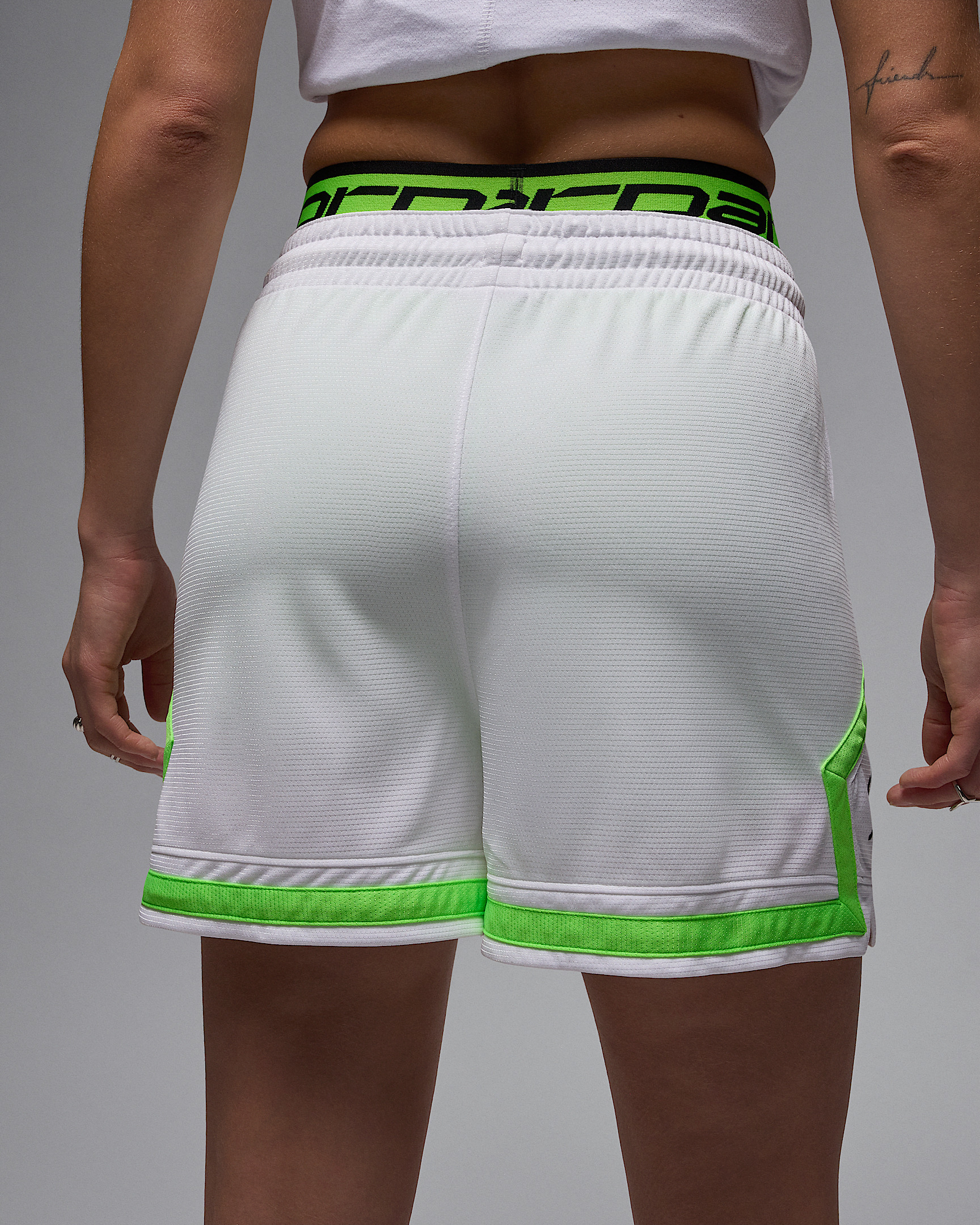 Jordan Sport Women's 4" Diamond Shorts - 3