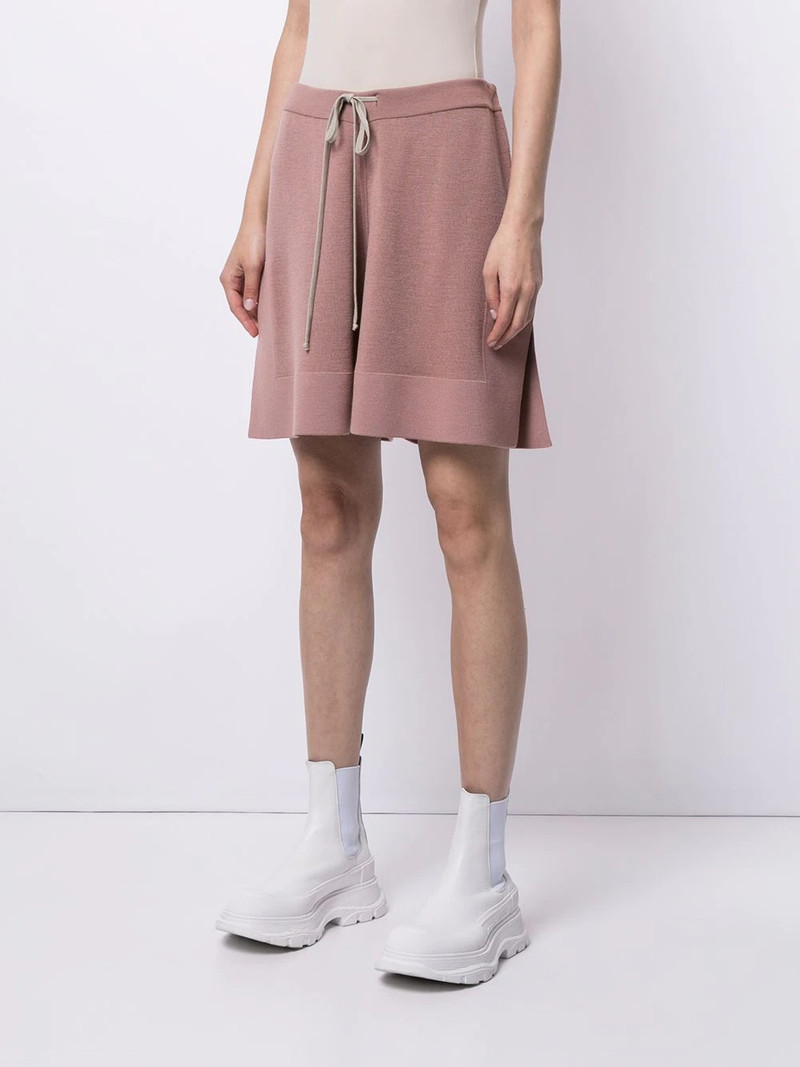 knee-length knitted shorts 3